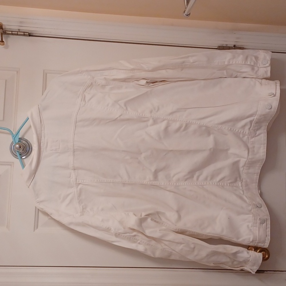 Soft White Button-Front Jacket - Picture 3 of 7